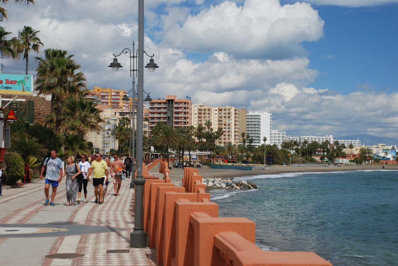 Cozy Apartment With First Line Seaview In Perfect Location, Near The Marina Benalmádena Exterior photo