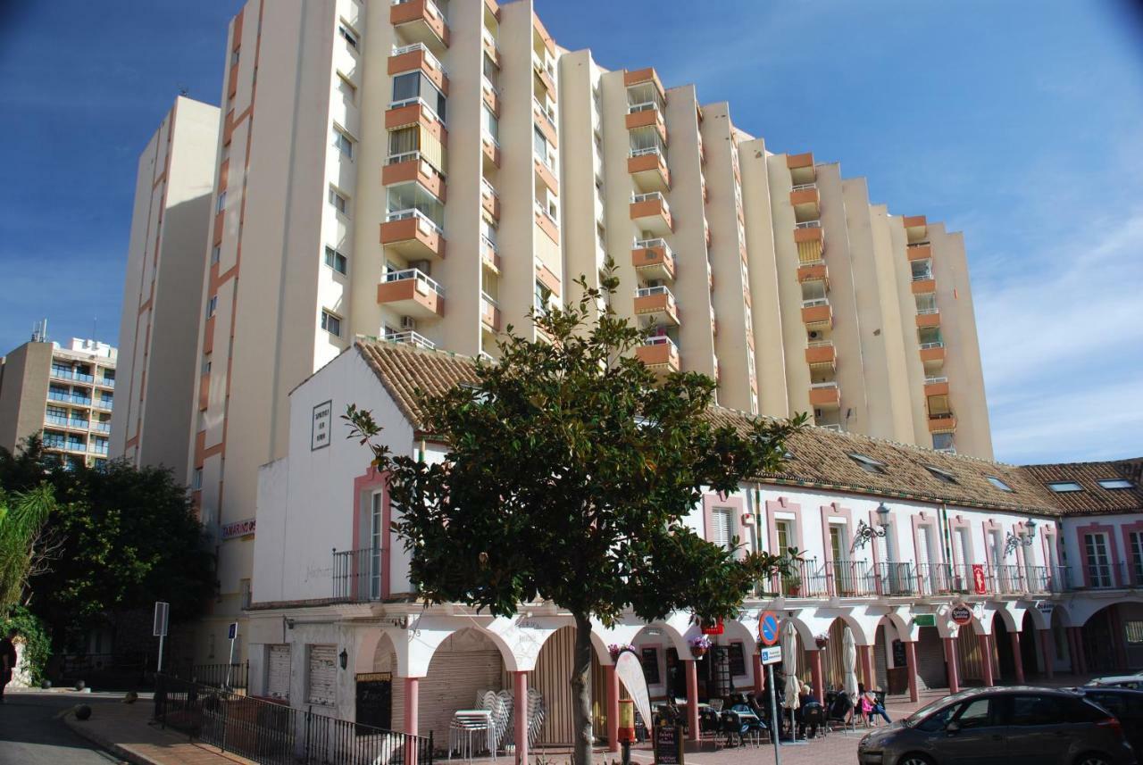 Cozy Apartment With First Line Seaview In Perfect Location, Near The Marina Benalmádena Exterior photo